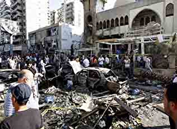 Lübnan'ın kuzeyindeki Trablus kentinde camilerin hedef alındığı patlamalarda hayatını kaybedenler nedeniyle ülkede yas ilan edildi.