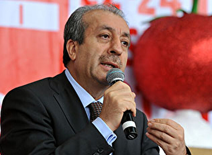 Gıda, tarım ve hayvancılık bakanı Mehmet Mehdi Eker, Antalya’nın Kumluca ilçesinde düzenlenen domatexpo domates fuarı’nın açılısına katıldı
