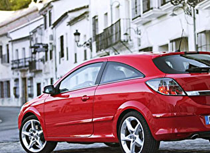 Otomobil almanın tam zamanı!

Opel Astra 1.3 Dizel 2006 27.000-28.000 