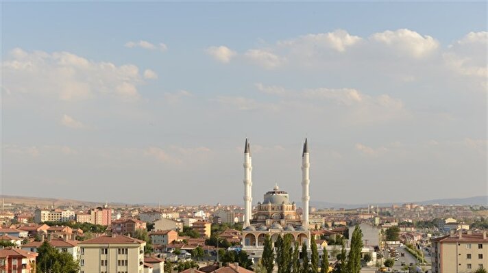 Leblebisi ile ünlü olan diyarı Çorum'un bir bölümü Karadeniz, bir bölümü iç Anadolu bölgesi içerisinde yer alır.