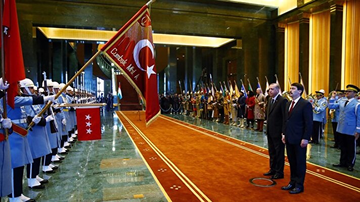 Cumhurbaşkanı Recep Tayyip Erdoğan, resmi ziyaret için Türkiye'de bulunan Macaristan Cumhurbaşkanı Janos Ader'i törenle karşıladı.