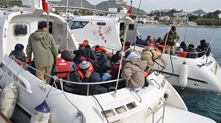 Bodrum'daki kaçak göçmen operasyonunda, Suriye uyruklu 46 kişi yakalandı.