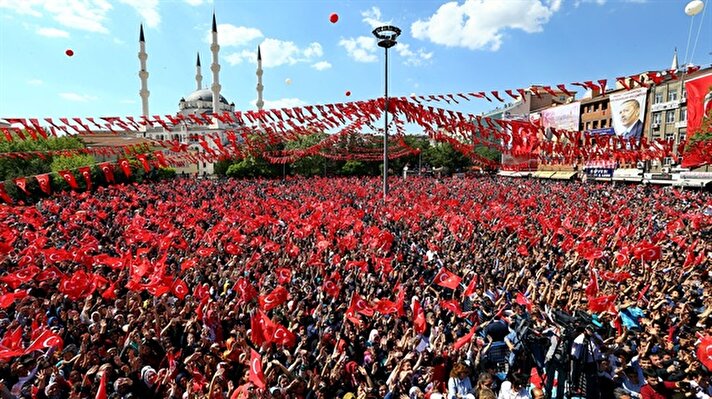 Cumhurbaşkanı Recep Tayyip Erdoğan, Kırıkkale Cumhuriyet Meydanı'nda düzenlenen toplu açılış töreninde vatandaşlara hitap etti. 