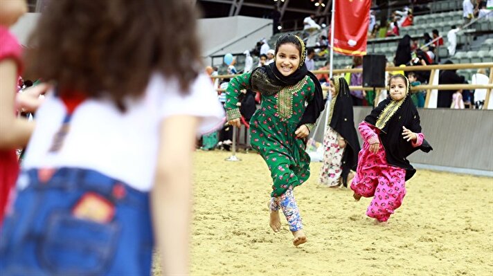 Ülke genelinde çeşitli etkinliklerle günler öncesinden başlayan Garangao geleneği, çocuklar tarafından festival havasında kutlanıyor. 