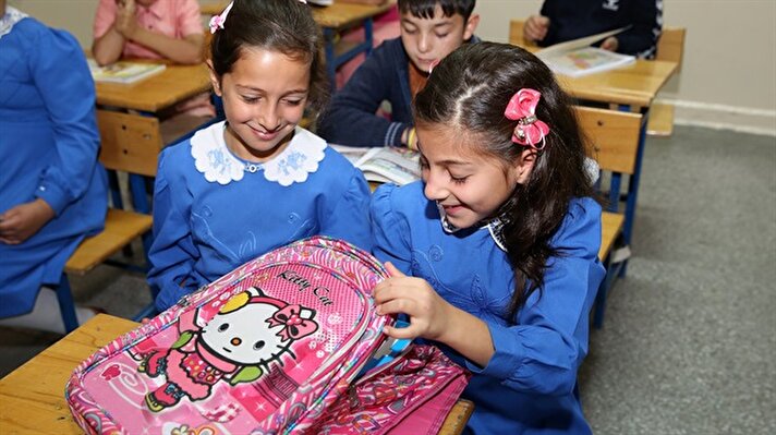 2015 - 2016 eğitim ve öğretim dönemi başladı. Tekirdağ'da öğrenci ve öğretmenler ders başı yaptı.