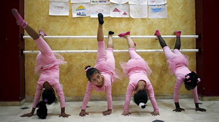  Ballet school in Gaza a haven of calm for traumatized girls 