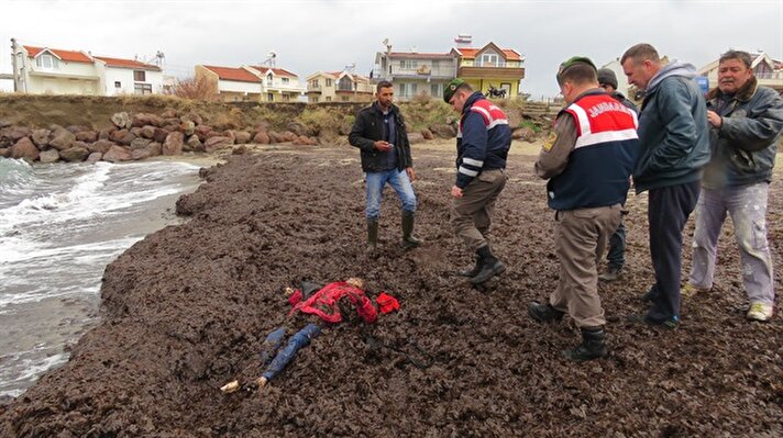 Refugee boat sinks off Turkish coast