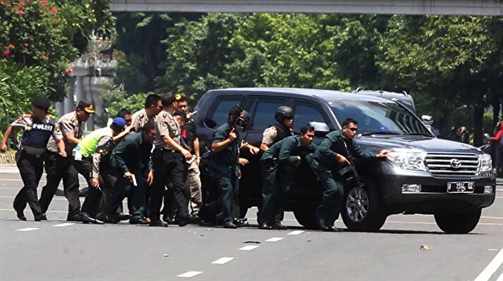 Blasts, gunfight in Indonesian capital; at least 6 dead