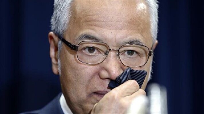 AFP’nin haberine göre, Japonya Ekonomi Bakanı Akira Amari, istifasını direkt olarak Japonya Başbakanı Shinzo Abe’ye sundu. 