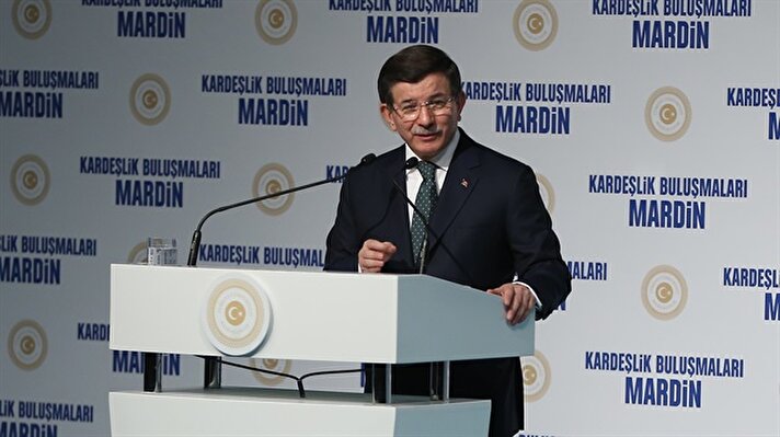 Başbakan Ahmet Davutoğlu, Artuklu Üniversitesi'nde düzenlenen Kardeşlik Buluşmaları Mardin Konferansı'nda yaptığı konuşmada, "2016 birliğimizin beraberliğimizin, Mardin'in birleştirici ruhunun hakim olduğu bir yıl olsun" dedi. 
