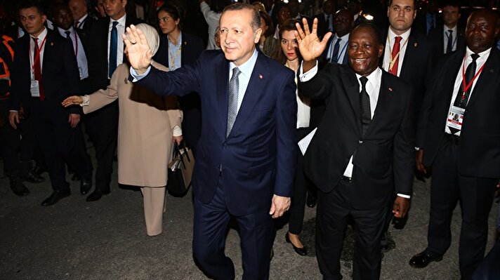 مواطنو ساحل العاج يرحبون بأردوغان ويستقبلونه بحفاوة