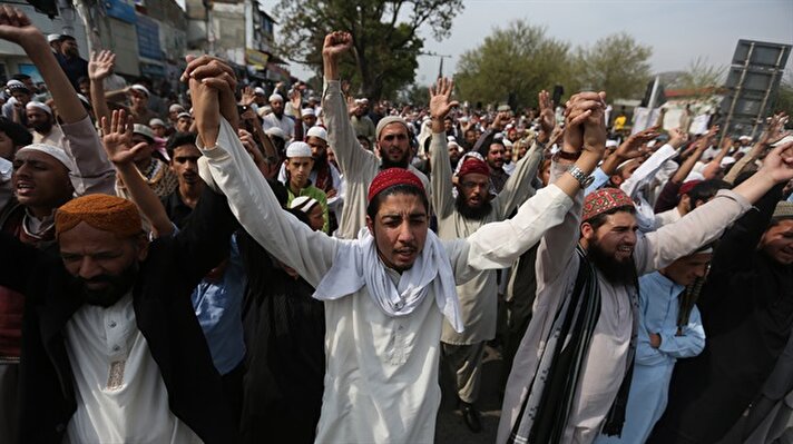 مظاهرة في باكستان دعما لقاتل حاكم "البنجاب"
