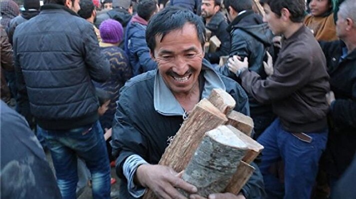 Stampede breaks out at refugee camp for firewood