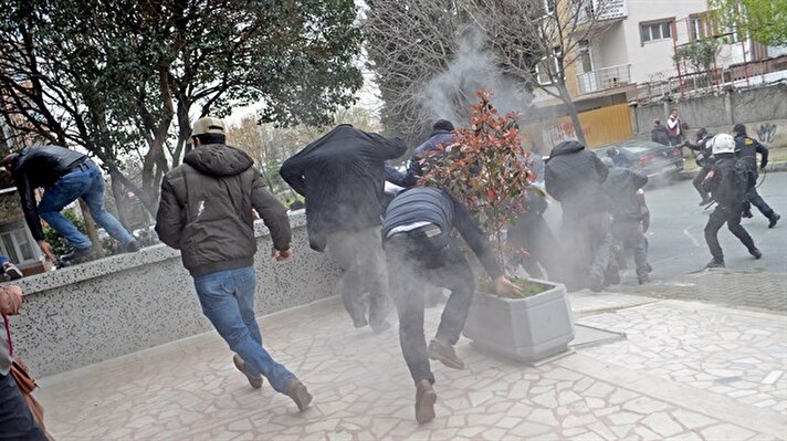 İstanbul Valiliği'nin Nevruz kutlamalarına izin vermediği pazar alanı ve çevresinde güvenlik önlemi devam ediyor. 
