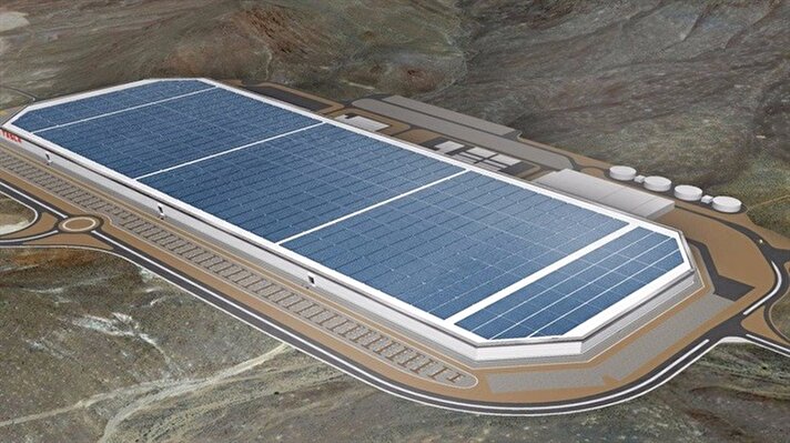 510 bin metrekare alana yayılan dev tesiste, Tesla otomobillerinde kullanılmak üzere dayanıklı ve az yer kaplayan pillerin üretimi yapılacak.