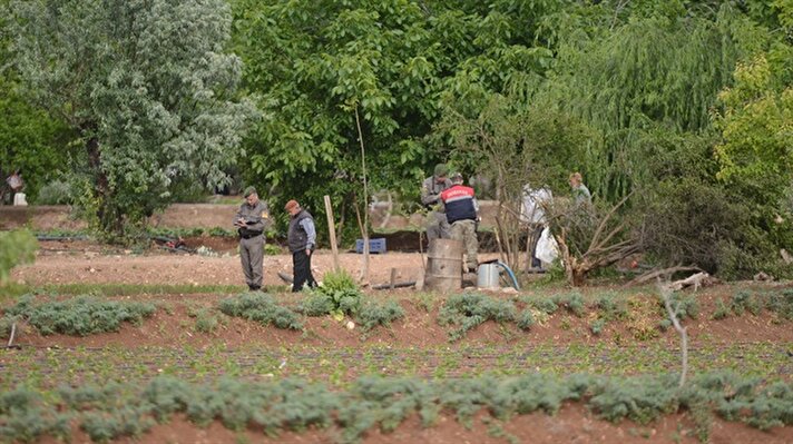 İç savaşın devam ettiği Suriye'den atılan roket mermisi, Öncüpınar Mahallesi'ndeki sebze bahçesine düştü. Vatandaşların ihbarı üzerine bölgeye, 112 acil servis ve jandarma ekipleri sevk edildi.
