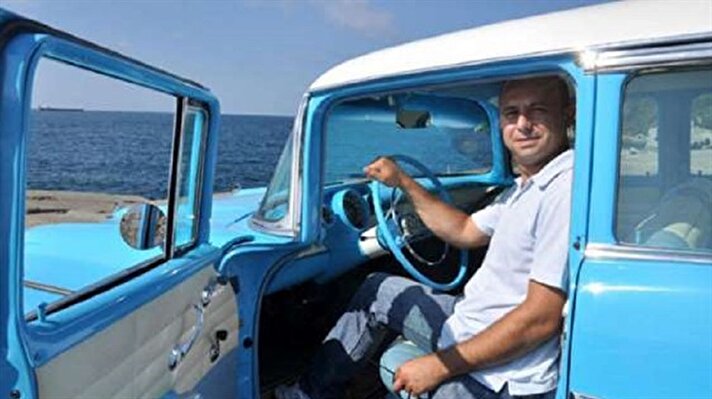 İstanbul’da bir şirkette muhasebeci olarak çalışan 37 yaşındaki Erdinç Durmaz, lastikleri, motoru, birçok mekanik aksanı ve koltuklarının bir bölümü olmayan otomobili çekici ile Devrek İlçesi’ndeki oto tamircisine götürdü.