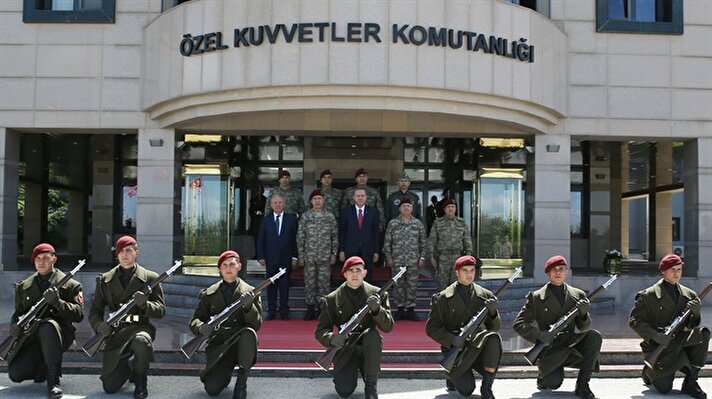 Cumhurbaşkanı Erdoğan ve Genelkurmay Başkanı Akar'dan Özel Kuvvetler'e ziyaret