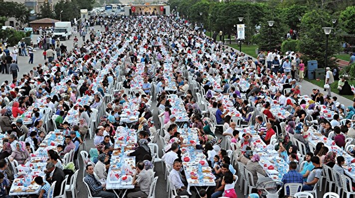 بلدية أنقرة تعتزم تقديم وجبات إفطار لـ 12 ألف صائم يوميا