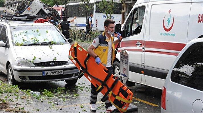 Beyazıt Vezneciler'de patlama meydana geldi. Alınan bilgiye göre, patlama dolayısıyla olay yerine çok sayıda ambulans ve polis ekipleri sevk edildi. 