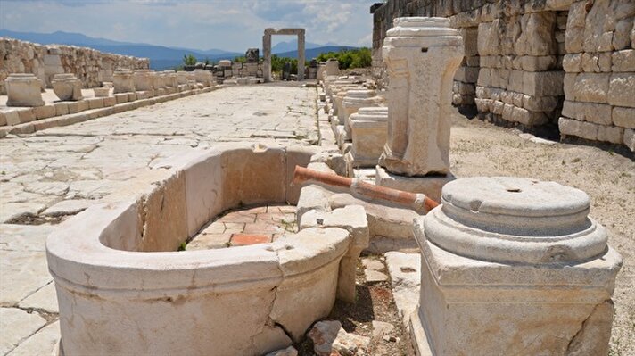 Burdur'un Gölhisar ilçesinde bulunan ve "Akdeniz'in Efes'i" olarak nitelendirilen Kibyra Antik Kenti, Kültür Varlıkları ve Müzeler Genel Müdürlüğünce hazırlanan projeyle gelecek yıl ziyaretçilerini kabul edecek.
