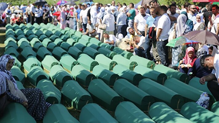 Bosniaks bid farewell to 127 victims of Srebrenica genocide 