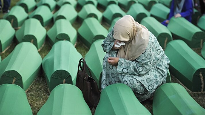 البوسنة تستعد لدفن رفات 127 من ضحايا "سربنيتسا"