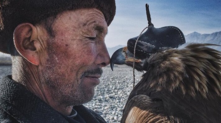 Yılın fotoğrafçısı-En iyi fotoğraf büyük ödülü: Adam ve kartalı - Siyuan Niukazan  