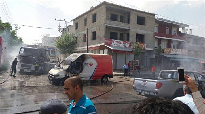 Van'ın İpekyolu ilçesindeki terör saldırısında bir asker şehit oldu, biri asker, 2'si polis 3 güvenlik görevlisi yaralandı.