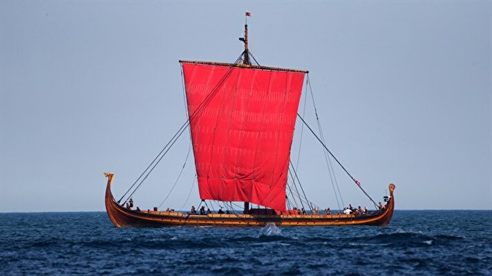 Aralarında Viking gemisi “The Draken Harald Harfagre”