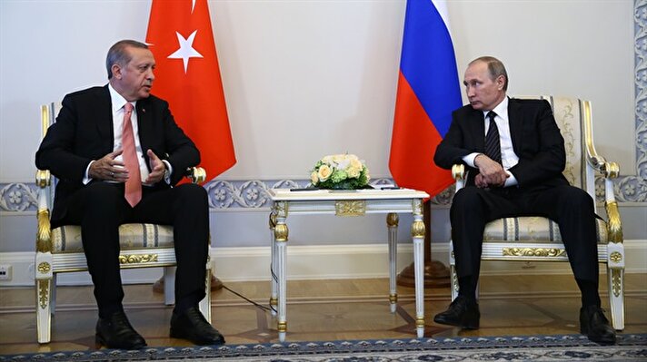 Cumhurbaşkanı Recep Tayyip Erdoğan ve Rusya Federasyonu Devlet Başkanı Vladimir Putin, St. Petersburg Konstantinovski Sarayı'nda bir araya geldi.