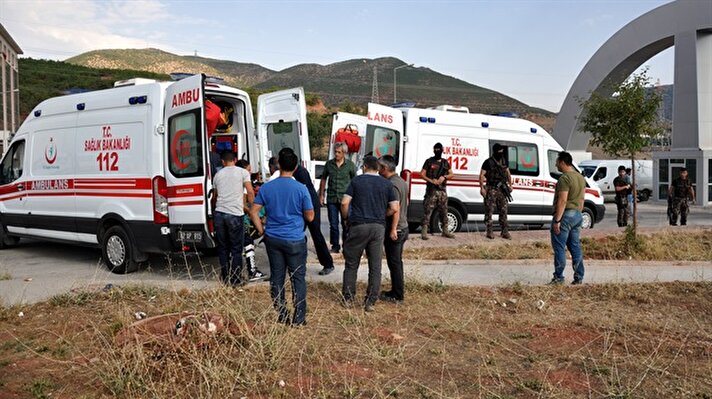 Tunceli'de teröristlerce düzenlenen saldırıda 1 asker şehit oldu, 3 polis memuru yaralandı.