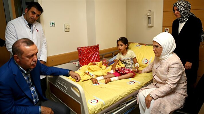 Erdoğan Gaziantep'teki yaralıları ziyaret etti