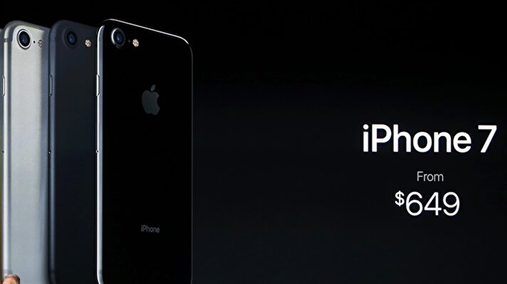 Apple  iPhone 7'yi dün yani 7 Eylül'de tanıttı. 