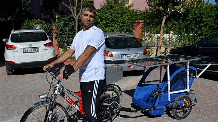 مهندس تركي يصمم دراجة عائلية تعمل بالطاقة الشمسية