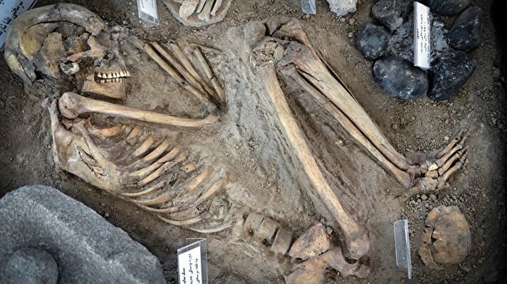 İran'da ağustos ayında bulunan ve M.Ö. 7500 yılına ait olduğu belirlenen insan iskeleti ilgi odağı oldu.