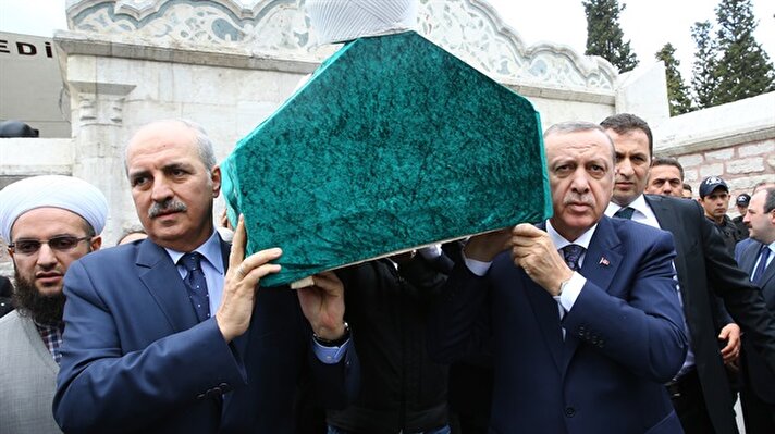 Yaşlılığa bağlı nedenlerden dolayı 91 yaşında vefat eden İslam alimlerinden emekli vaiz Enver Baytan, Cumhurbaşkanı Recep Tayyip Erdoğan'ın katıldığı törenle son yolculuğuna uğurlandı.