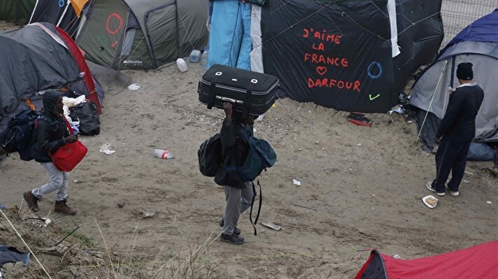 Calais kampı boşaltılıyor
