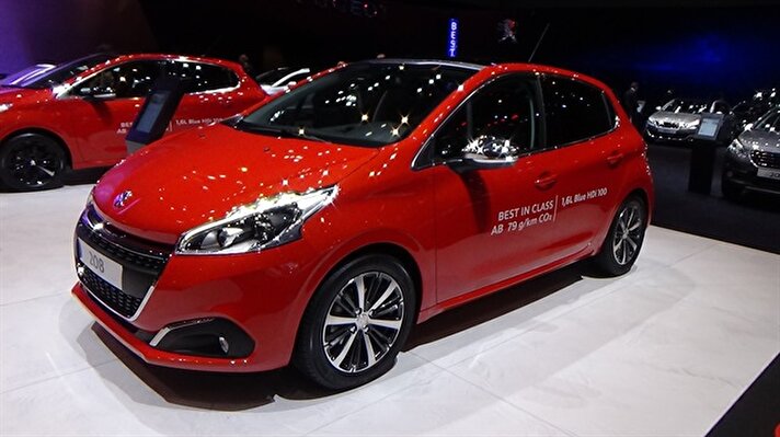 Peugeot 208 5k 1.0 Şanzıman: Mekanik/Manuel Yakıt türü: Benzinli Yakıt tüketimi: 4.3 litre