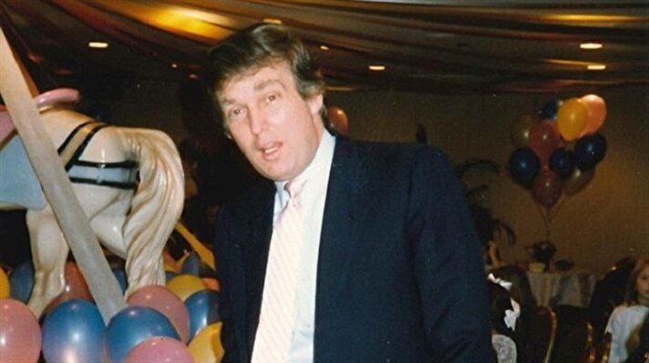 İlk çocuğu Donald Trump Jr ile birlikte. Yıl 1977.