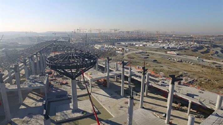 Ulaştırma, Denizcilik ve Haberleşme Bakanı Ahmet Arslan, İstanbul yeni havalimanı terminal binasının 2016 Dünya Mimarlık Festivali'nde ödüle layık görüldüğünü belirterek, "Ödüle konu olan terminal binası, dünya çapında tek çatı altındaki en büyük terminal binası özelliği taşıyor." dedi.