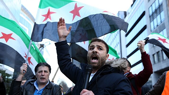Belçika'nın başkenti Brüksel'de, Suriye rejimi ve Rusya'nın Halep'teki saldırıları protesto edildi.