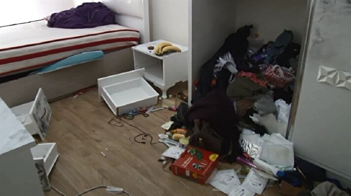 Saldırıdan 17 gün sonra Esenyurt'taki bir sitede yakalanan Reina saldırganın kaldığı evden ilk görüntüler yayınlandı. Polisin evde yaklaşık 6 saat süren çalışmalarının ardından basın mensupları evi görüntüledi.