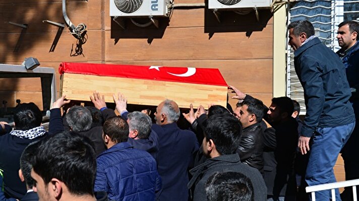 Viranşehir ilçesindeki terör saldırısında şehit olan 11 yaşındaki Ahmet Oktay Günak'ın cenazesi, Adalet Bakanı Bekir Bozdağ ile Gıda,Tarım ve Hayvancılık Bakanı Faruk Çelik'in de katıldığı törenle merkez Haliliye ilçesinde defnedildi. 