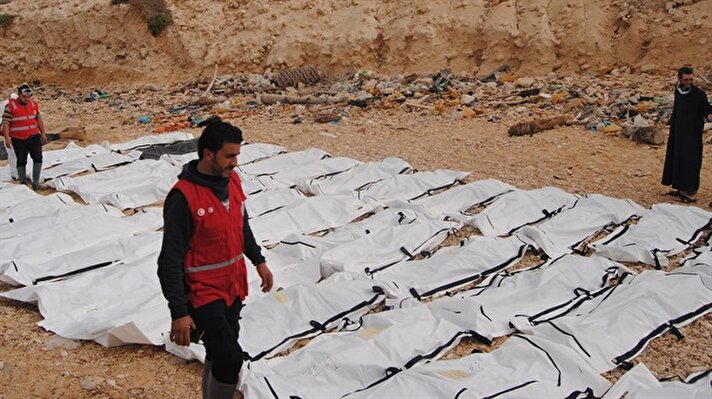 Akdeniz’de alabora olan tekneden 74 göçmenin cesedi, Libya’nın Zawiya şehrinde sahile vurdu.

