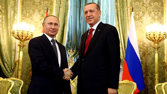Rusya Devlet Başkanı Vladimir Putin ve Cumhurbaşkanı Erdoğan Kremlin Sarayında Türkiye ve Rusya ilişkilerini görüşmek üzere bir araya geldi. 