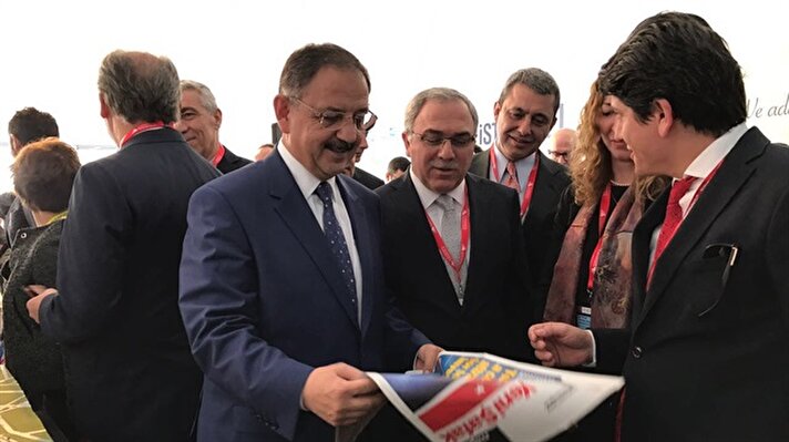Çevre ve Şehircilik Bakanı Mehmet Özhaseki'ye, Reklam Piri Genel Müdürü Abdullah Hanönü tarafından özel ekimiz gösterildi.