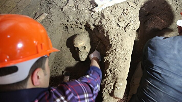 Erbil kentinde bir inşaat kazısı sırasında Asuri dönemine ait olduğu tahmin edilen 9 mezarı bulundu.