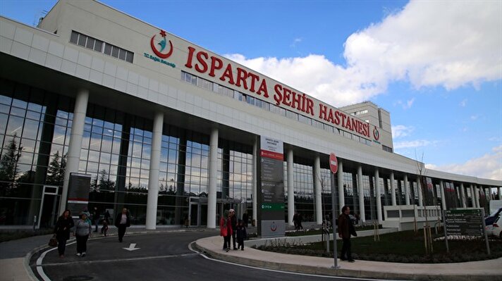 Cumhurbaşkanı Recep Tayyip Erdoğan'ın "Hayalim" dediği şehir hastanelerinden biri olan ve resmi açılışı 24 Mart'ta Başbakan Binali Yıldırım'ın katılacağı törenle yapılacak Isparta Şehir Hastanesinde, hasta kabulüne başlandı.