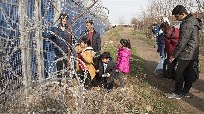 Sırbistan'ın Macaristan sınırında Subotica şehrinde, yaşamlarını zor şartlar altında sürdürmeye çalışan sığınmacılar, daha iyi bir yaşam umuduyla Batı Avrupa ülkelerine ulaşmak amacıyla bekleyişlerine devam ediyor.